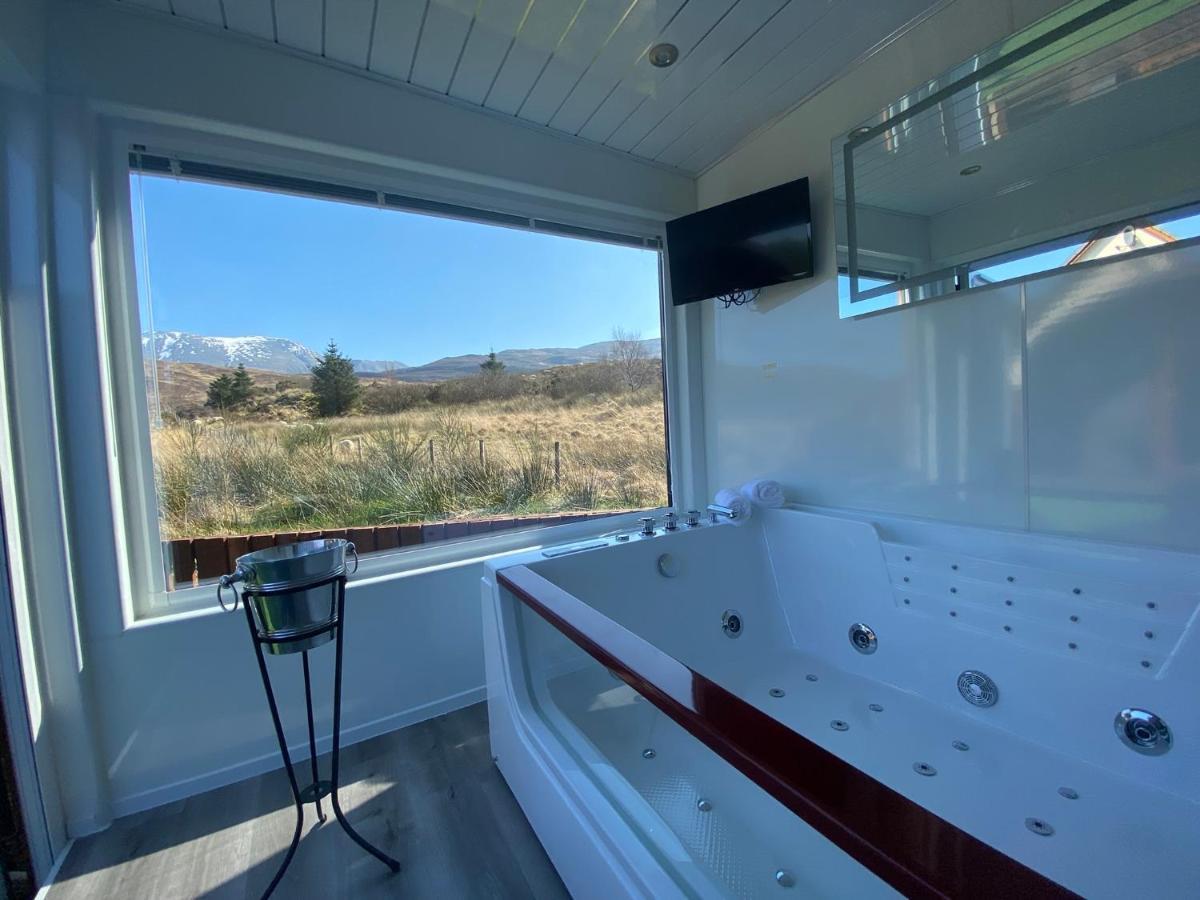 Highland Stays - Ben View Studio Pod & Jacuzzi Bath 포트 윌리엄 외부 사진