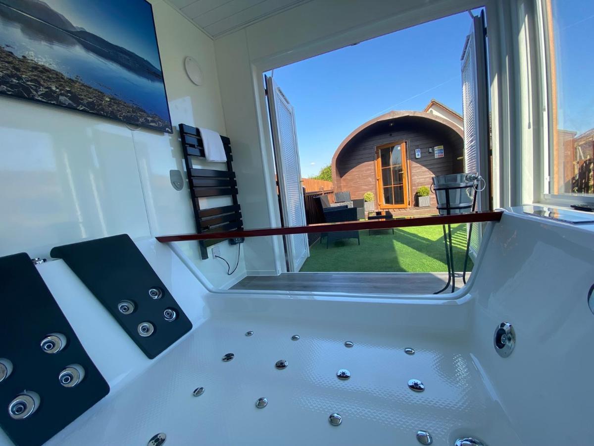 Highland Stays - Ben View Studio Pod & Jacuzzi Bath 포트 윌리엄 외부 사진